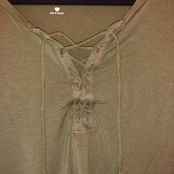 Hollister short sleeve blouse - Picture 3 of 5